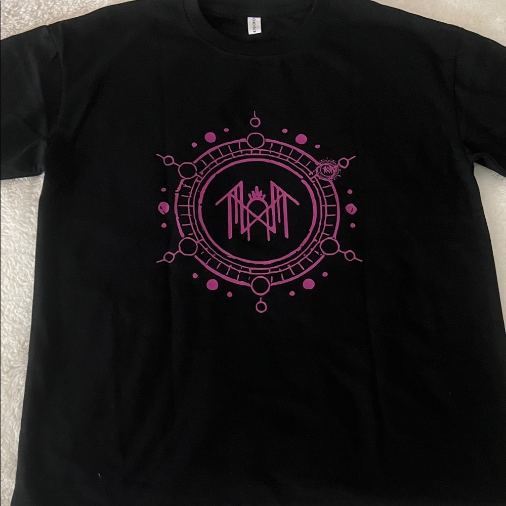 NEW (CHICYEA) graphic design t-shirts size M